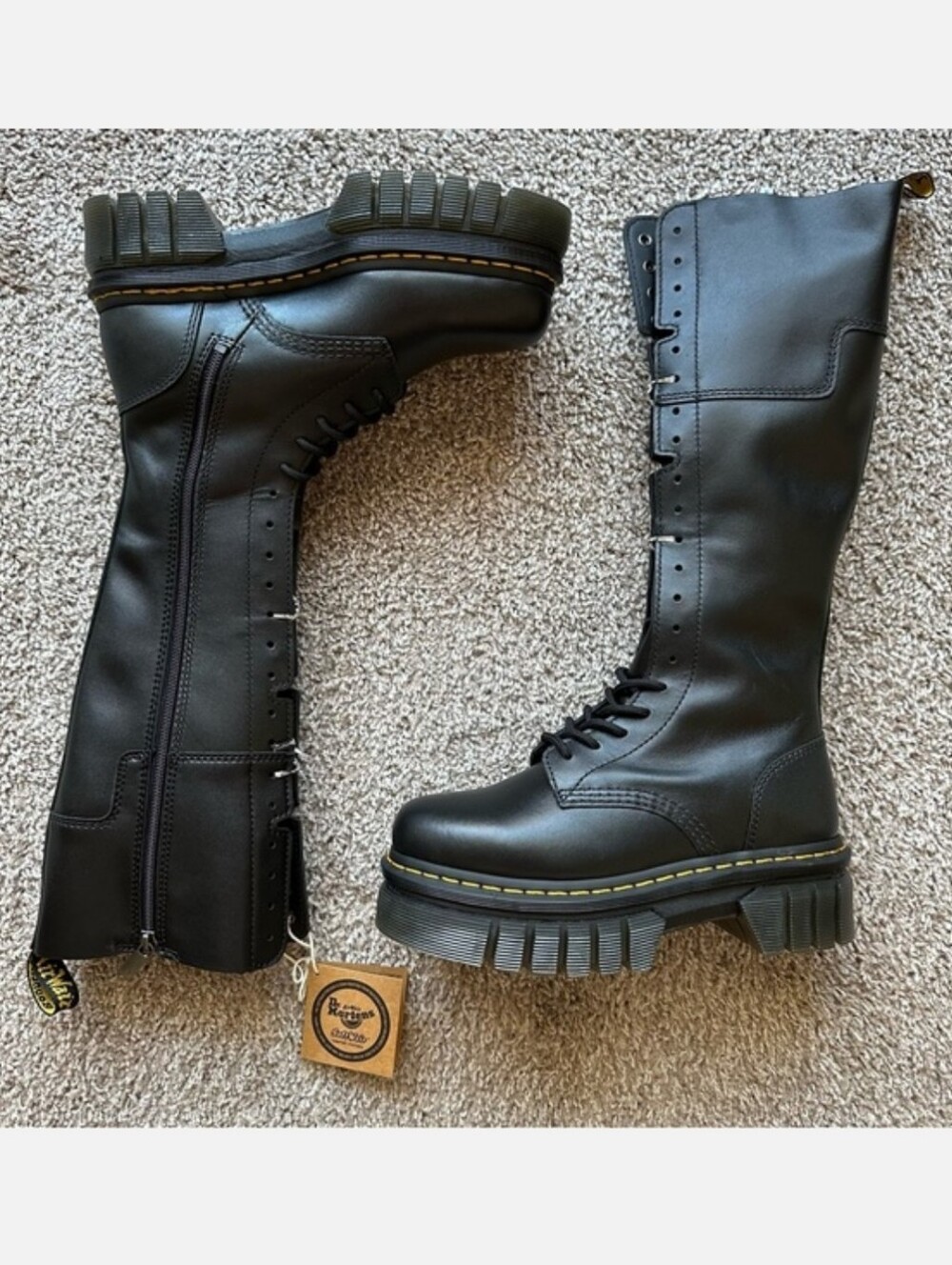 NWT Dr. Martens Audrick 20 Eye Boots